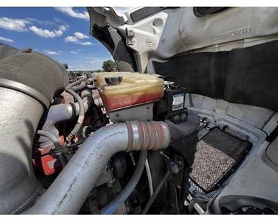 Kenworth T680 Radiator Overflow Bottle / Surge Tank