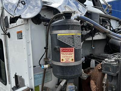 Peterbilt 337 Radiator Overflow Bottle / Surge Tank