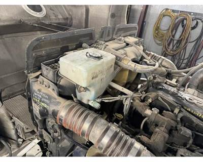 Peterbilt 337 Radiator Overflow Bottle / Surge Tank