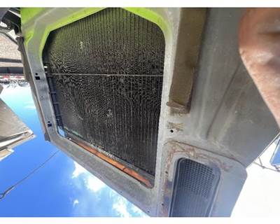 Ford F-700 Radiator for a Ford F700