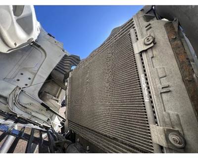 Freightliner Cascadia Radiator