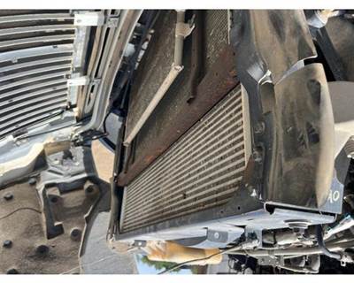 International 4400 Radiator