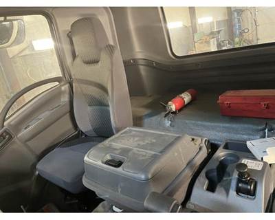 Chevrolet T6 Right Seat