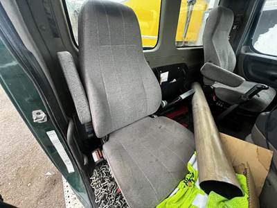 Freightliner Cascadia Right Seat