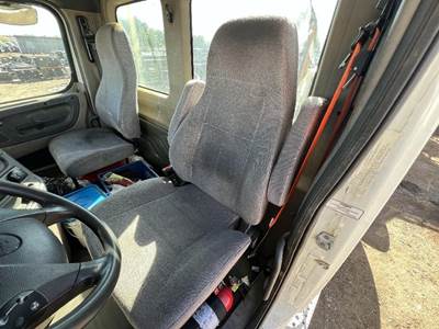 Freightliner Cascadia Left Seat