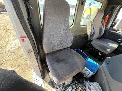 Freightliner Cascadia Right Seat