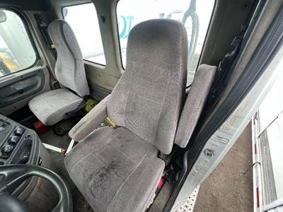 Freightliner Cascadia Left Seat