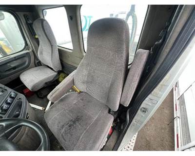 Freightliner Cascadia Left Seat