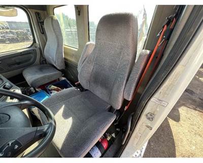 Freightliner Cascadia Left Seat