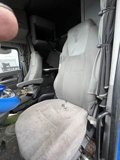 Kenworth T680 Left Seat