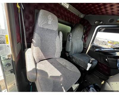 Kenworth T680 Right Seat
