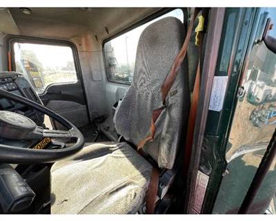 Mack Pinnacle CXU612 Left Seat for a Mack CXU612