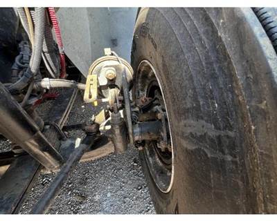 International 4400 Spindle