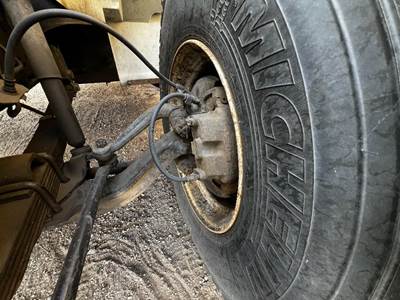 International 4700 Spindle