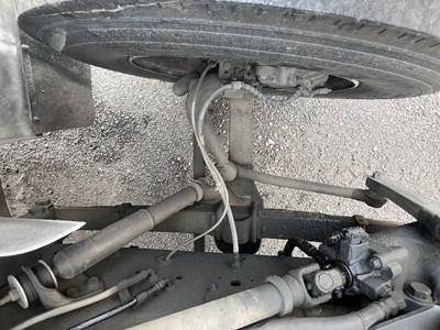 International 4900 Spindle