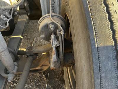 Mack Pinnacle CXU612 Spindle for a Mack CXU612