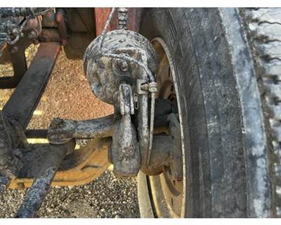 Mack Pinnacle CXU612 Spindle for a Mack CXU612