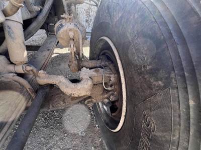 Peterbilt 365 Spindle