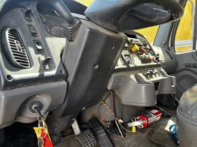Freightliner M2 106 Steering Column