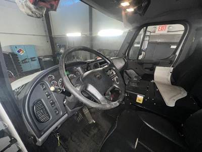 Freightliner M2 106 Steering Column