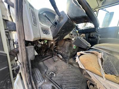 International 4400 Steering Column