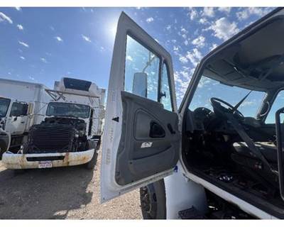 International 4400 Left Interior Sun Visor