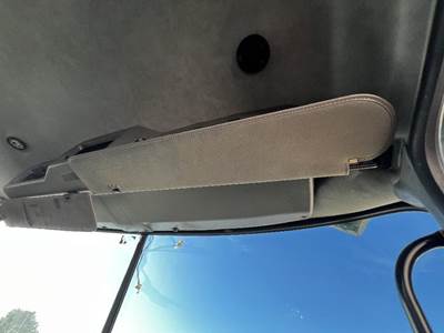 Mack Pinnacle CXU612 Interior Sun Visor for a Mack CXU612