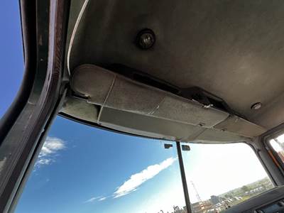 Mack Pinnacle CXU612 Interior Sun Visor for a Mack CXU612