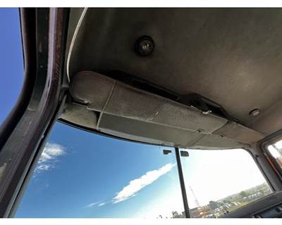 Mack Pinnacle CXU612 Interior Sun Visor for a Mack CXU612