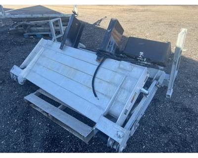 Used 2021 Maxon GTP 2500 80X60 Aluminum Tuk-A-Way Liftgate for Peterbilt 579