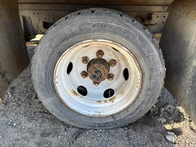 GMC W4500 Tire