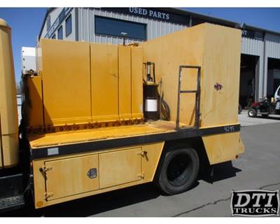 2001 IMT 12' Lube Body Truck Body w/ Rear Roll Up Door