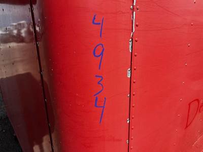 26'L 102"W 109"H Van body, Has Damage, see photos, good for storage.
Aluminum