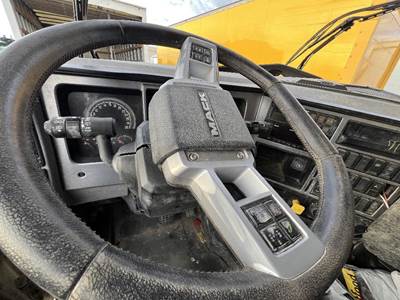 Mack Pinnacle CXU612 Turn Signal Switch for a Mack CXU612