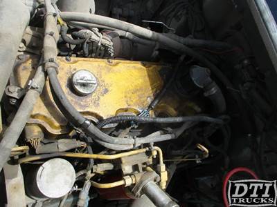 Caterpillar 3126B Valve Cover for a Freightliner FL70