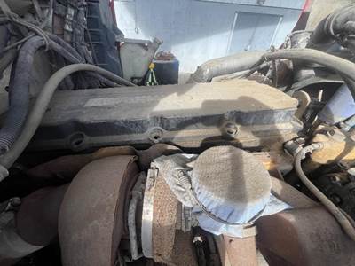 Caterpillar C10 Valve Cover for a Kenworth T800