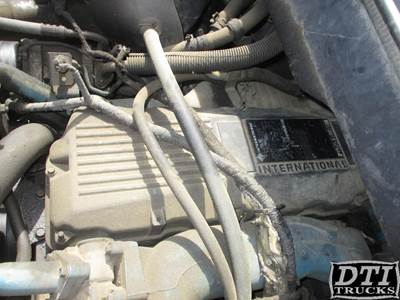 International DT466E Valve Cover for a International 4300 LP
