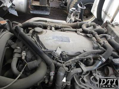 Isuzu 4HK1TC Valve Cover for a Isuzu NQR