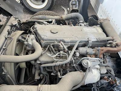 Isuzu Valve Cover for a Isuzu NPR