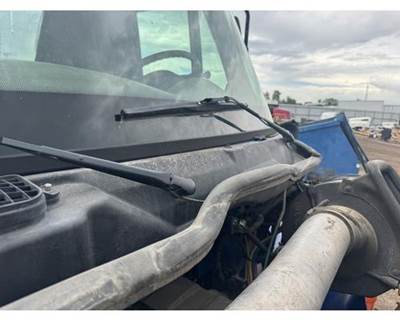 International 8600 Windshield Wiper Motor