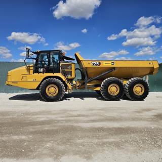 Caterpillar 725 Articulated Truck