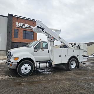 Ford F-650 XL Boom / Bucket Truck - 2013 Altec TA40 Aerial Lift, Automatic