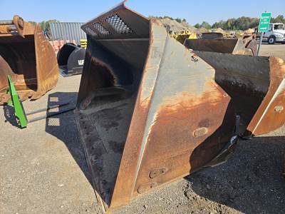 JRB 136" HI TIPOUT JRB420 Bucket