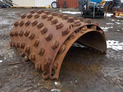 Caterpillar CS-563 84" WIDE Coupler