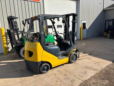 Komatsu FG25ST-16 Cushion Tire Forklift - 4650lb Capacity
