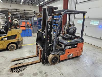 Toyota 8FBE20U Cushion Tire Forklift - 4000lb Capacity