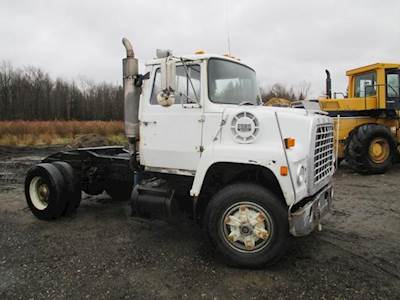 Ford L9000 Day Cab Semi Truck
