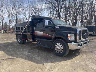 Ford F-750 Dump Truck - 6 Speed Automatic