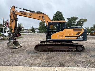 Hyundai HX220AL Excavator