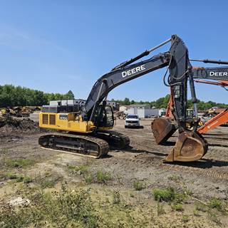 John Deere 470G LC Excavator